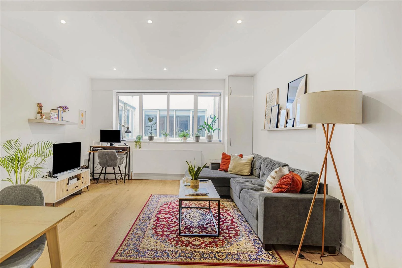 Flat City Garden Row in Greater London