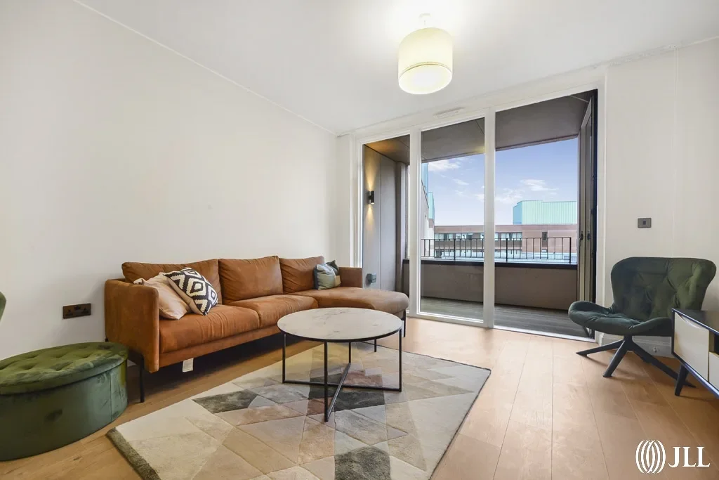Flat Copperworks Wharf in Greater London