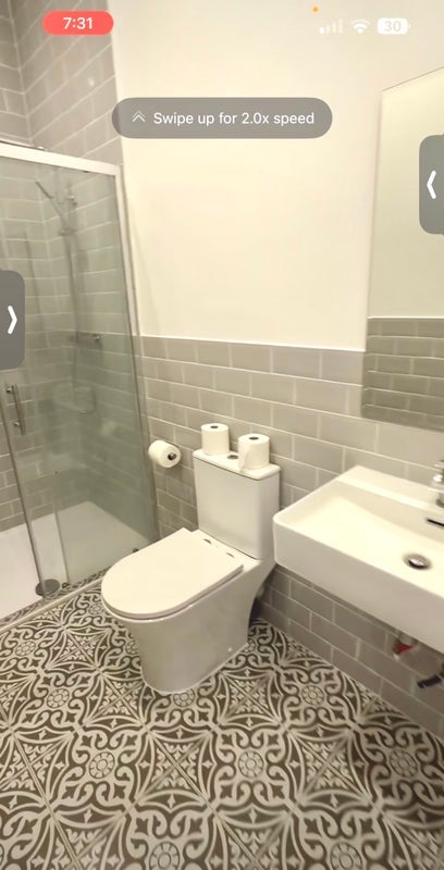 Room Dalling Road in Greater London