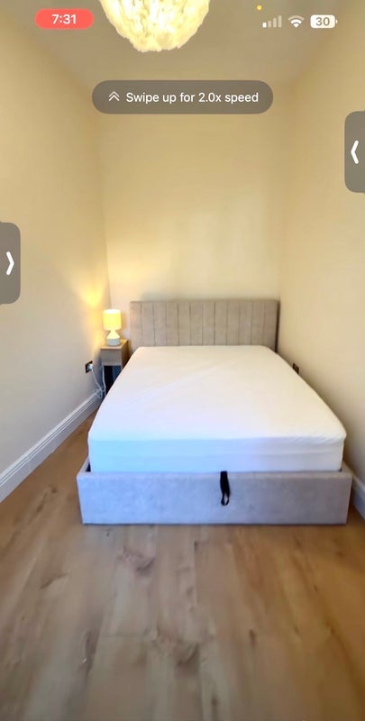 Room Dalling Road in Greater London
