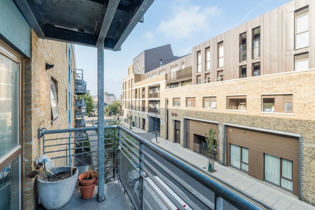 Flat Barchester Street in Greater London