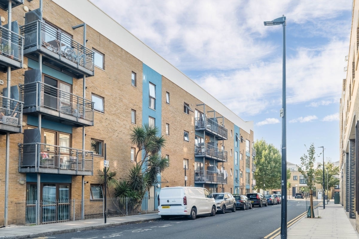 Flat Barchester Street in Greater London
