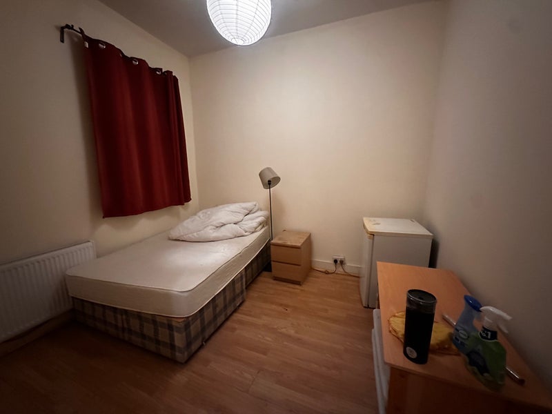 Room Chatsworth Road in Greater London