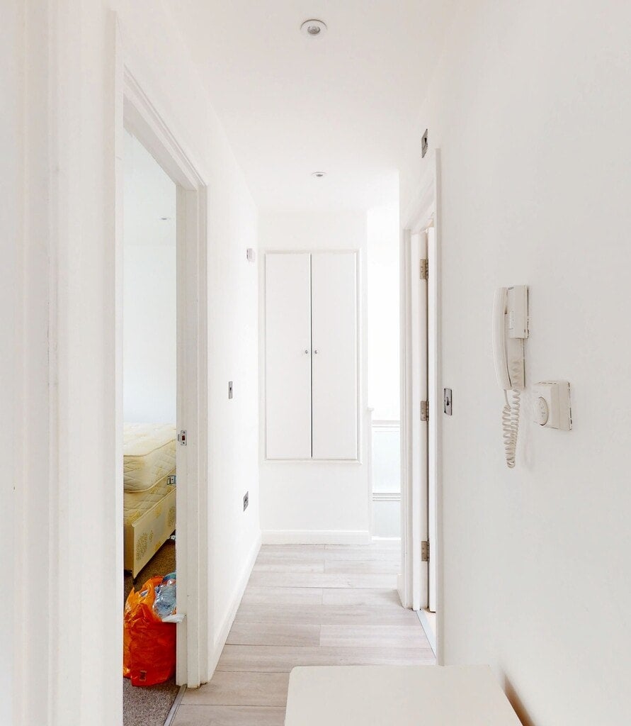 Flat Gloucester Terrace in City of Westminster