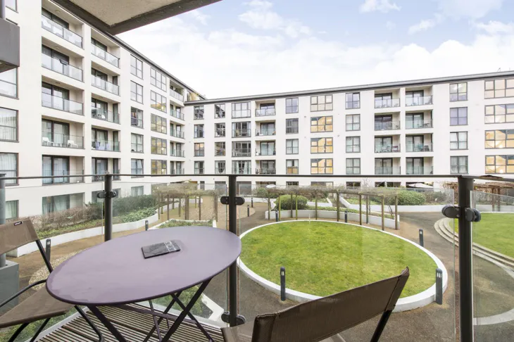 Flat Freeling Street in Greater London
