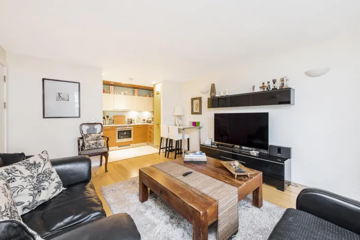 Flat Freeling Street in Greater London