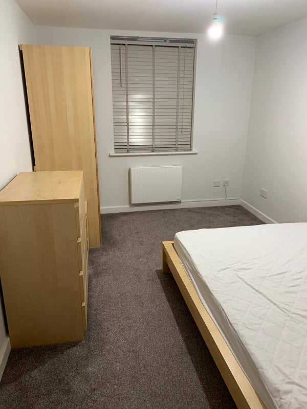 Flat Horton Road in Greater London
