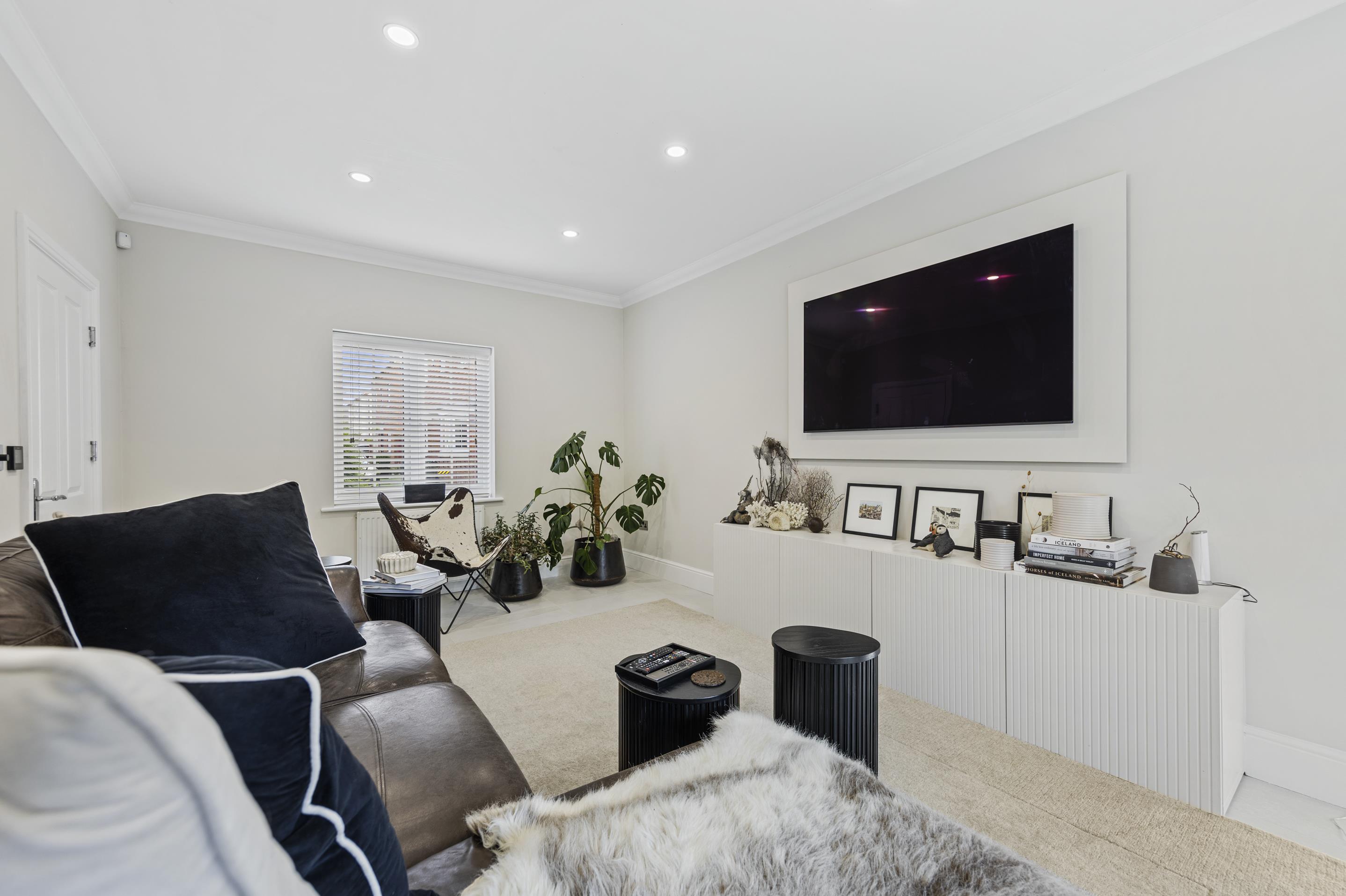 House Chainbridge Court in Thrapston