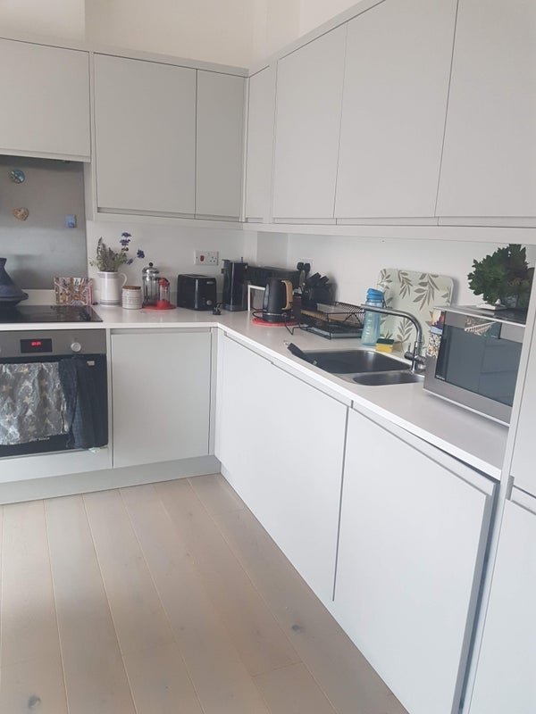 Room London Road in Greater London