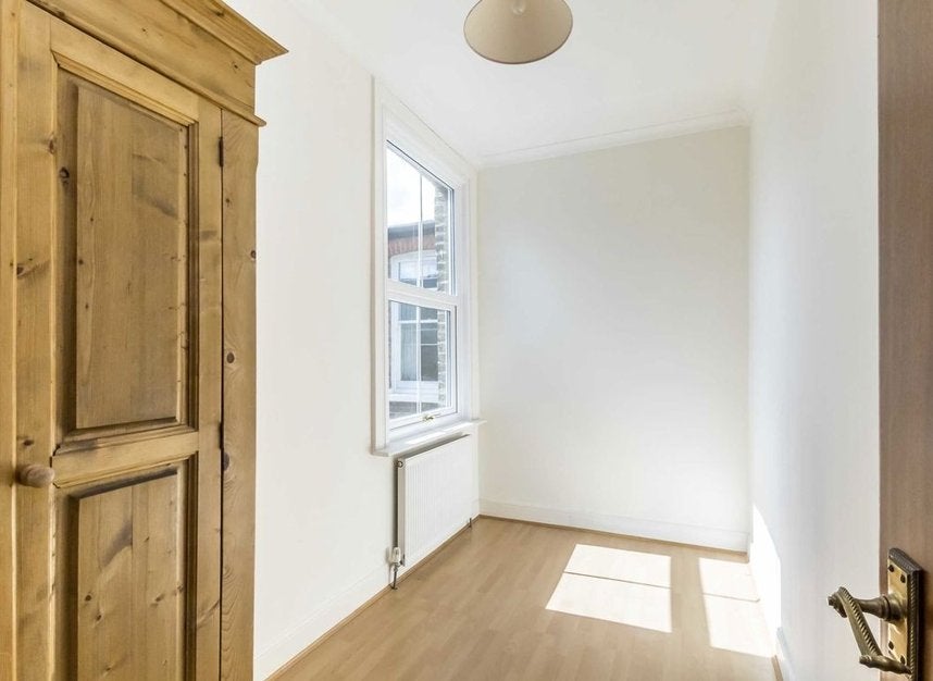 Flat Beauchamp Close in Greater London