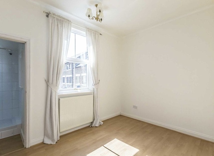 Flat Beauchamp Close in Greater London