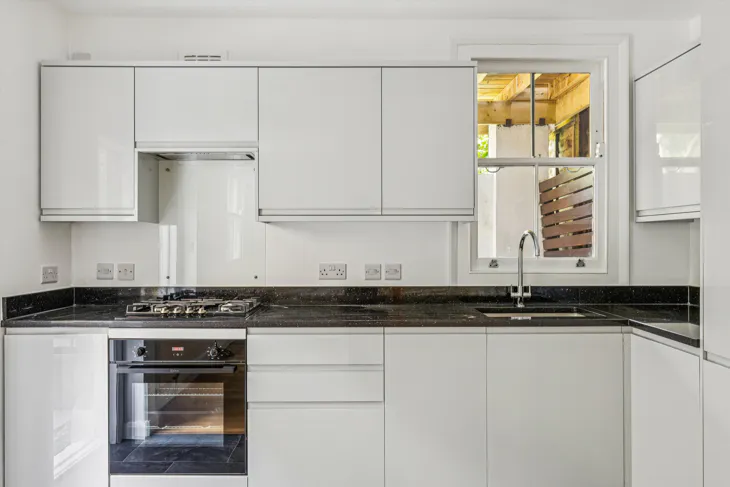 Flat Mercers Road in Greater London