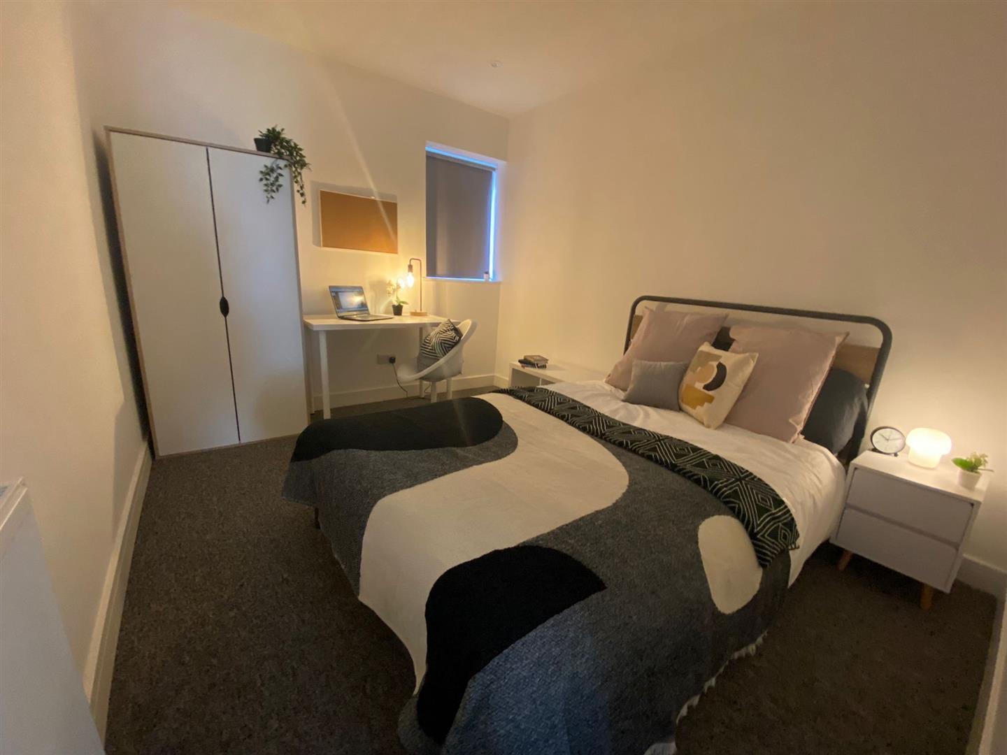 Room Margate Road in Portsmouth