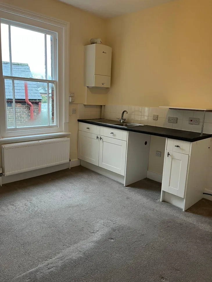 Flat Lion Lane in Crawley