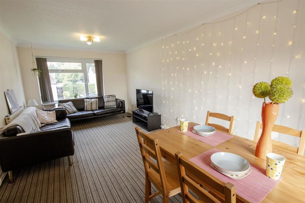 Flat Leahurst Crescent in Birmingham