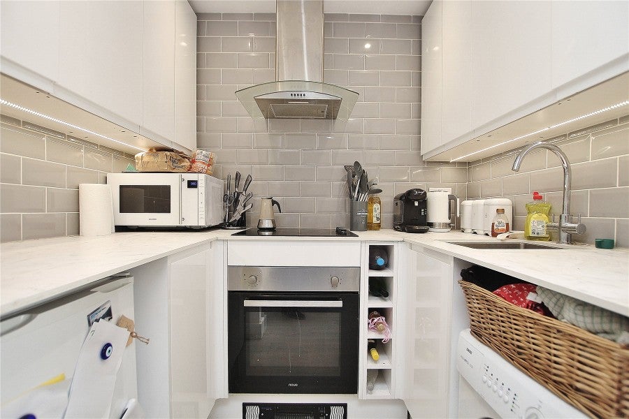 Flat Highclere Court in Woking