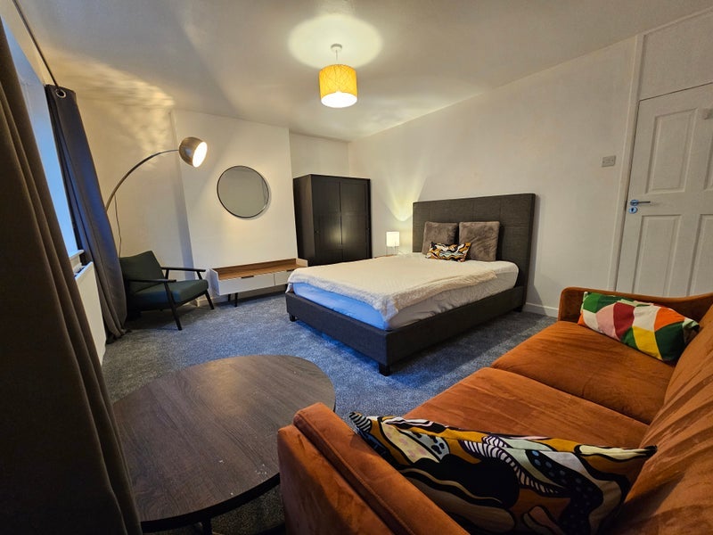 Room Hemsworth Street in Greater London