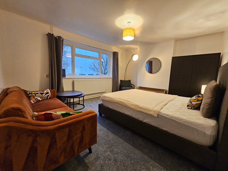 Room Hemsworth Street in Greater London