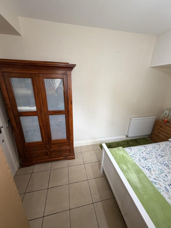 Room Firhill Road in Greater London