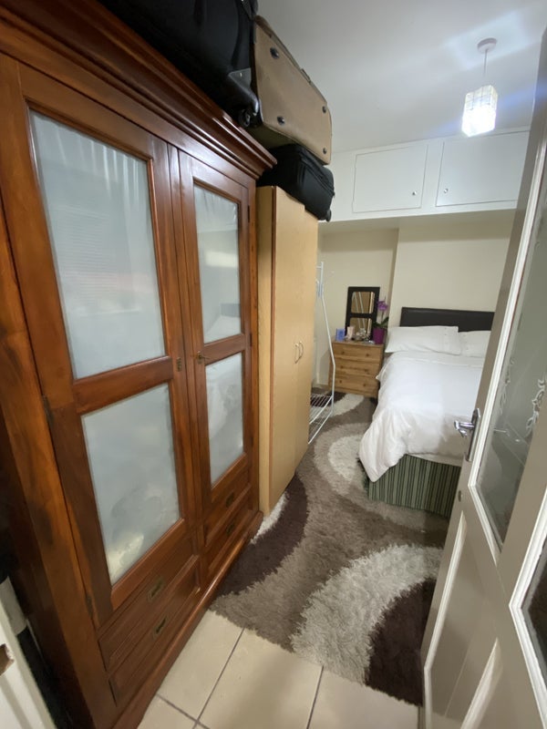 Room Firhill Road in Greater London