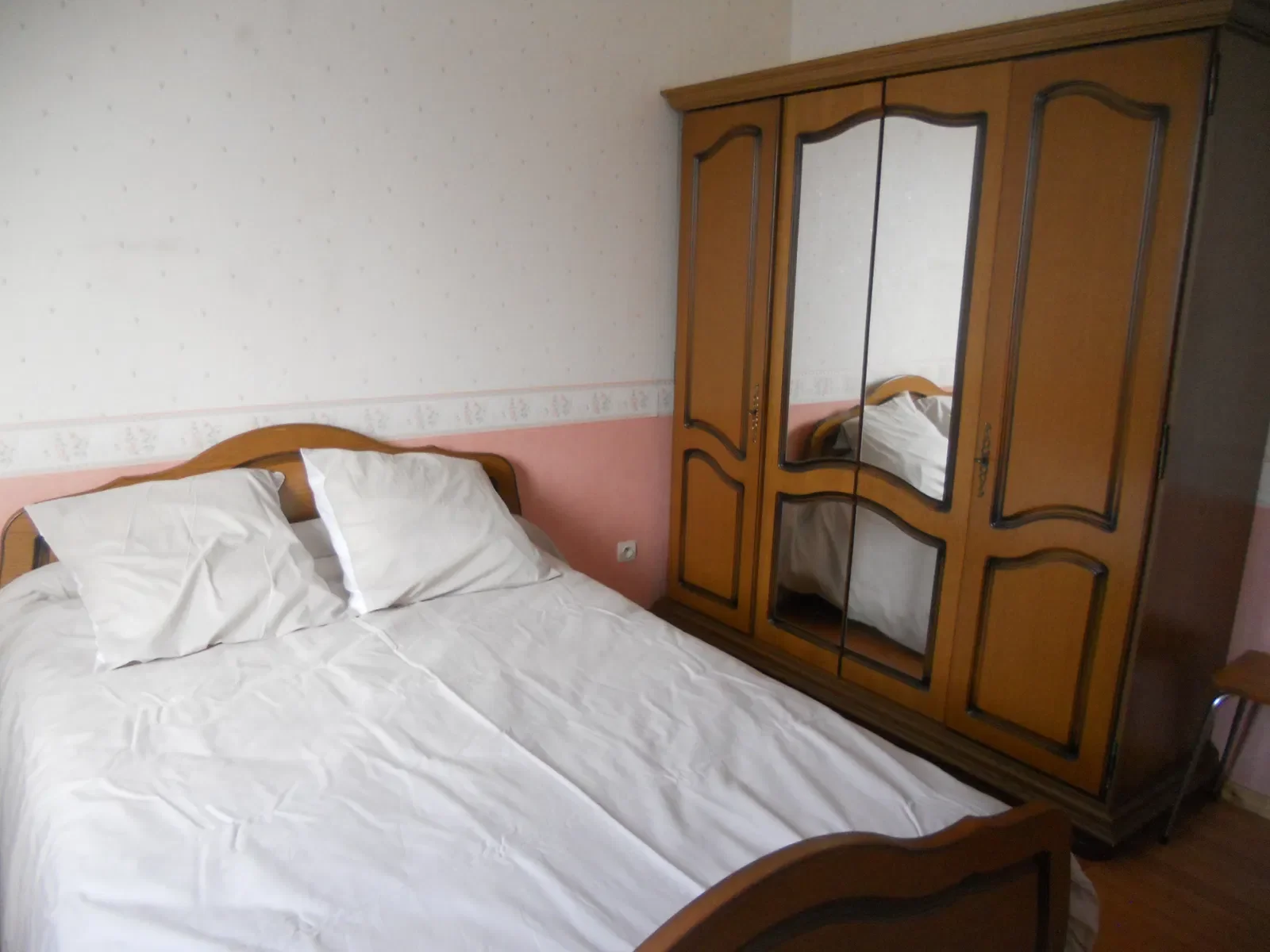 Room Avenue du Général de Gaulle in La Ferté-Bernard