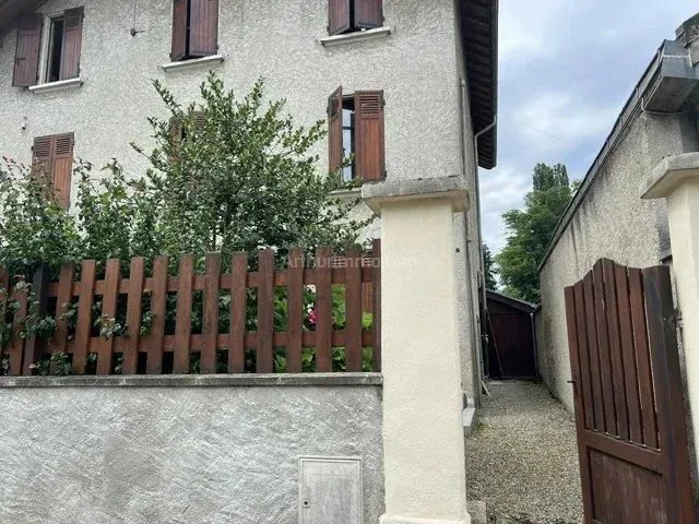Flat Rue de la Gare in Saint-Égrève