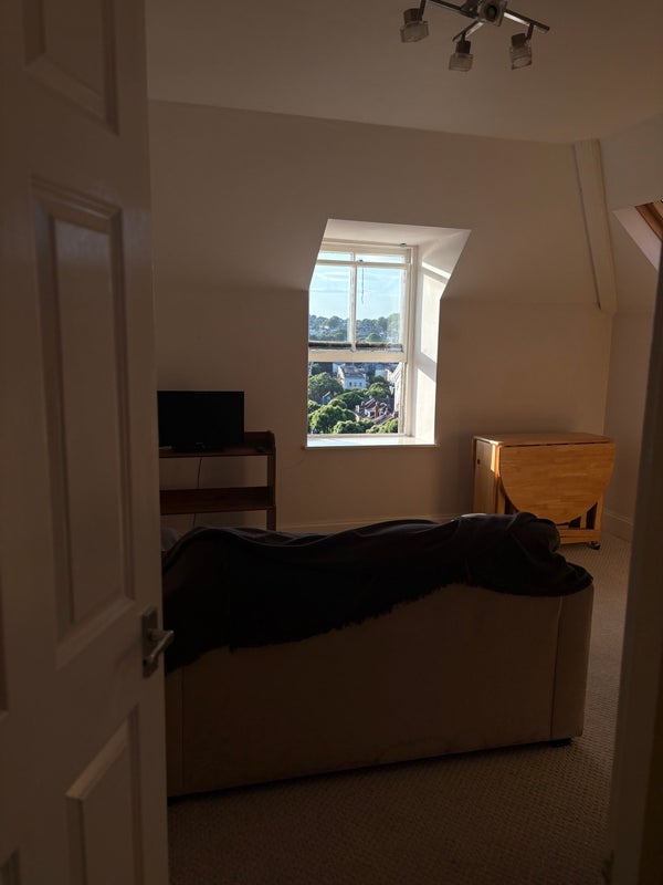 Flat Trelawney Road in Bristol