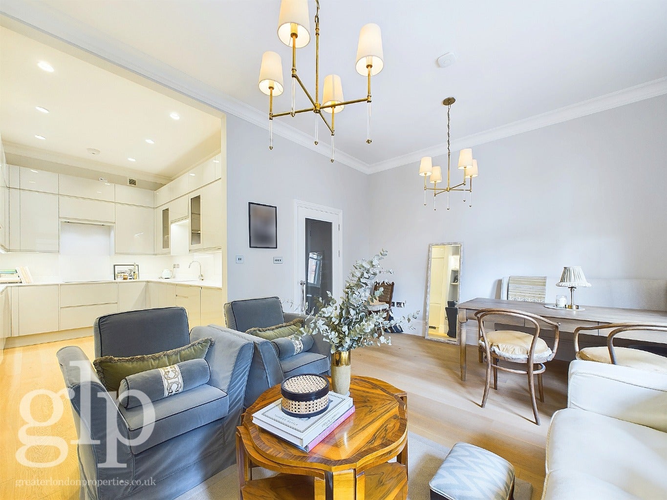 Flat Cheyne Row in Greater London