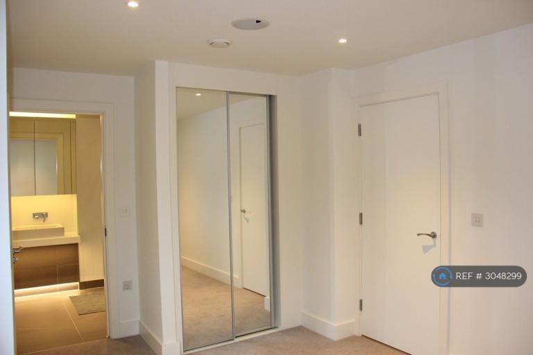 Flat Upper Richmond Road in Greater London