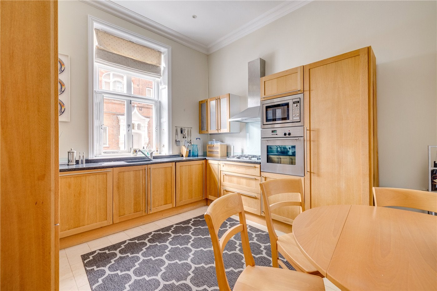 Flat Blacklands Terrace in Greater London