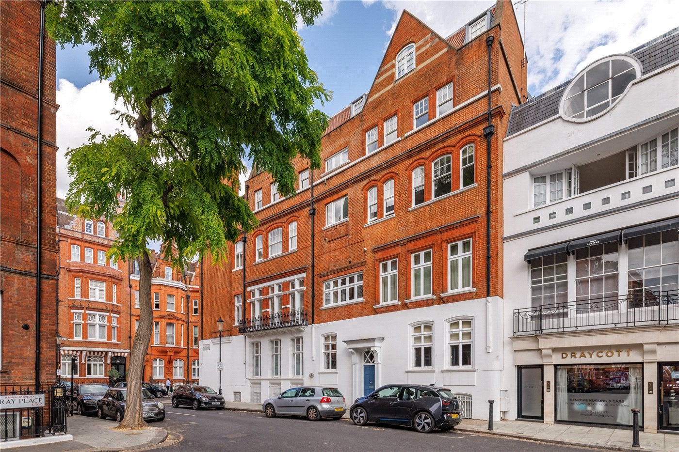 Flat Blacklands Terrace in Greater London