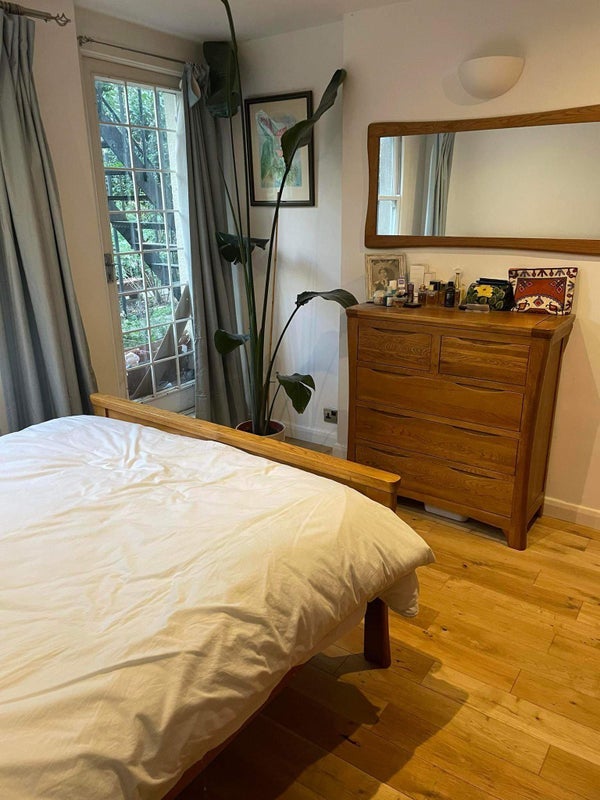 Room Hamlet Road in Greater London