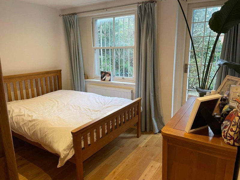 Room Hamlet Road in Greater London