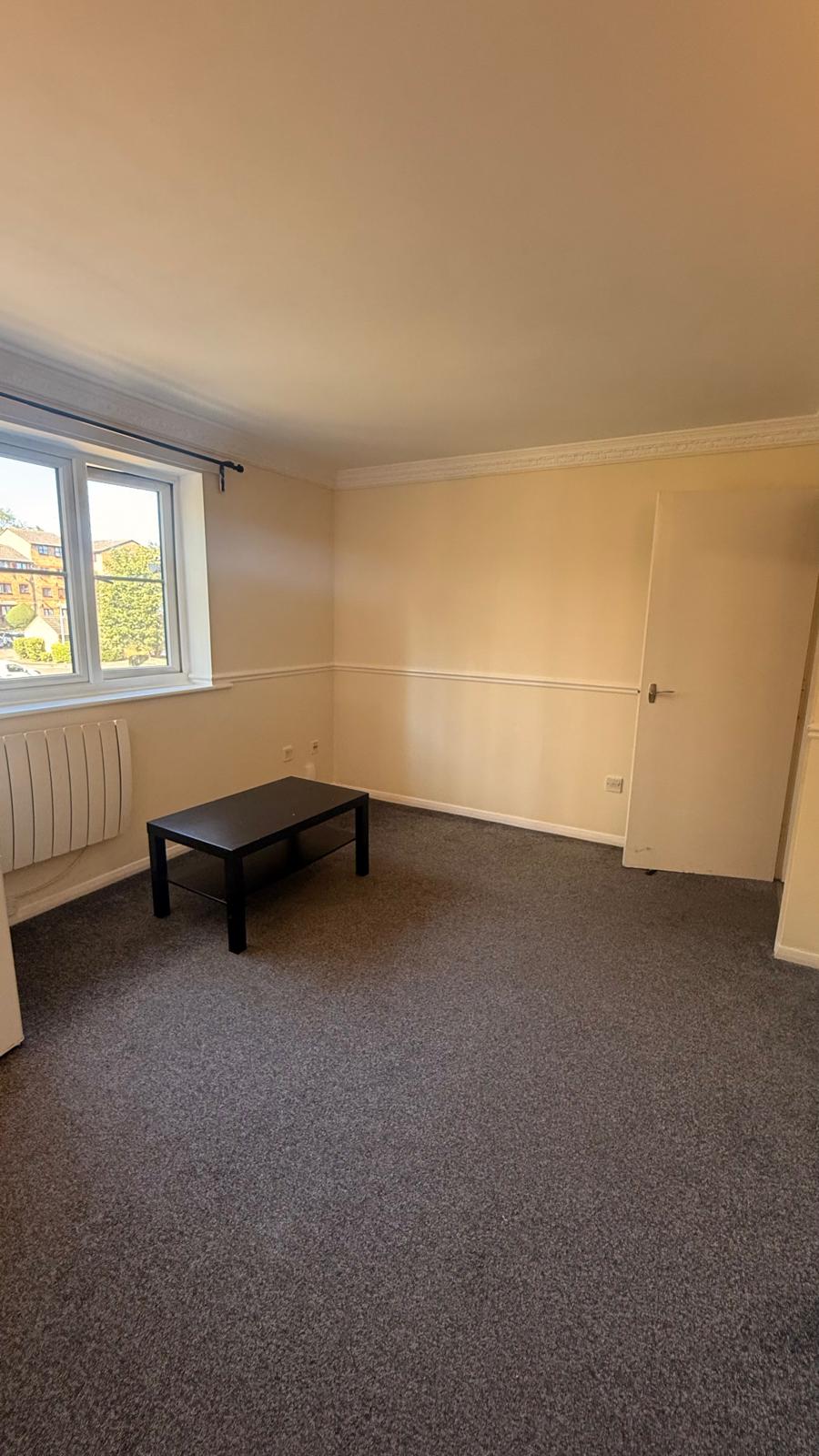 Flat Wyvern House in Grays