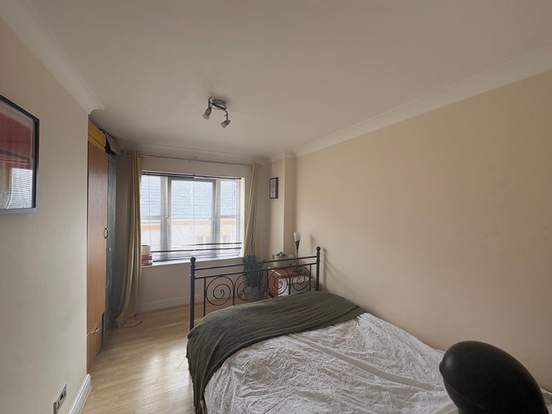 Room Rotherhithe Street in Greater London