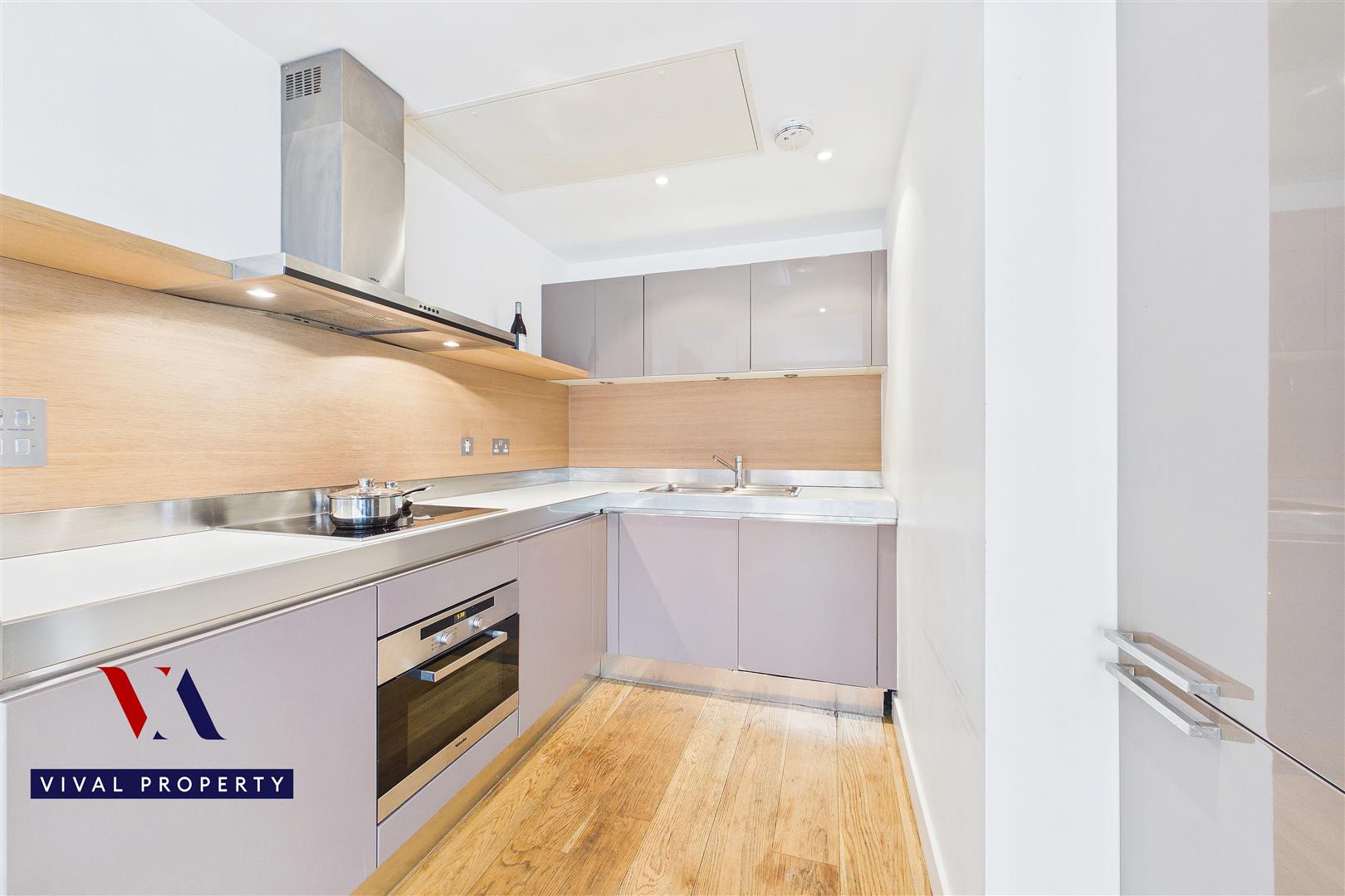 Flat Gatliff Road in City of Westminster