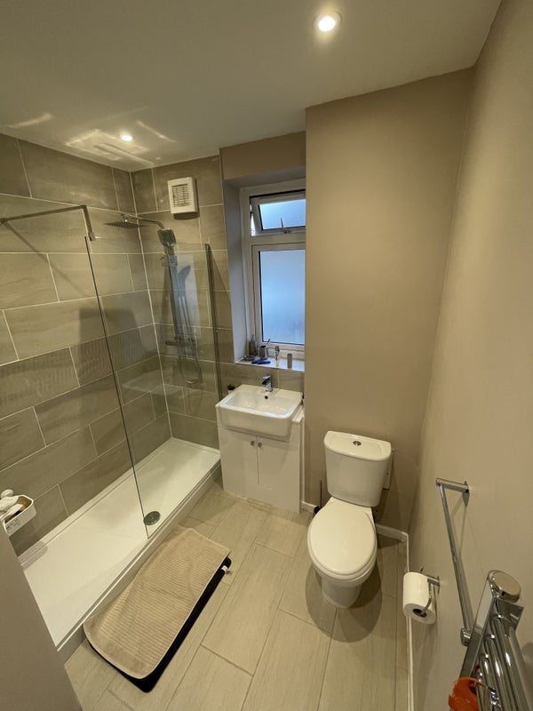 Room Melbourne Grove in Greater London