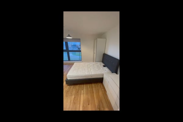 Flat Pomona Strand in Trafford