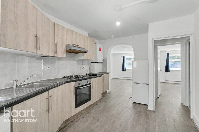 Flat Haldan Road in Greater London
