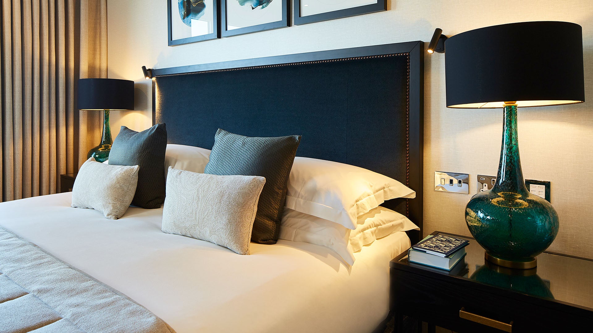 Flat Ashburn Place in Greater London