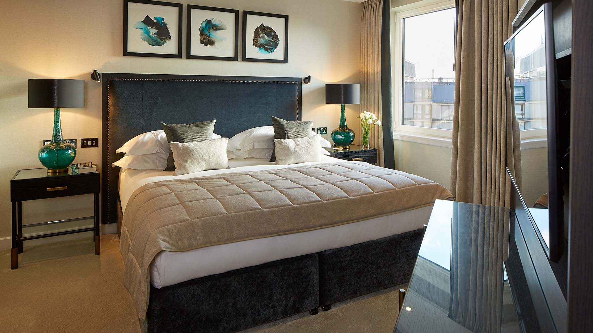 Flat Ashburn Place in Greater London