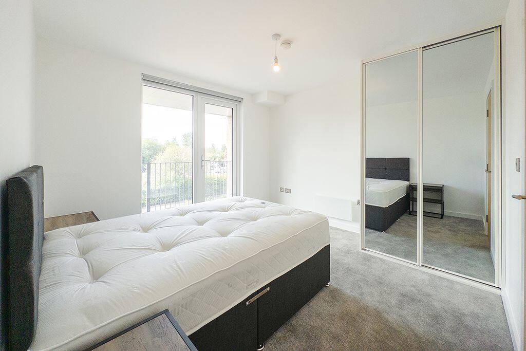 Flat Palmerston Road in Greater London