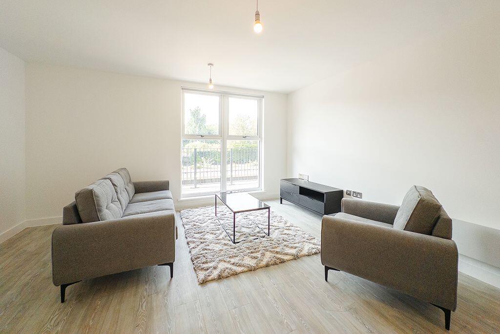 Flat Palmerston Road in Greater London