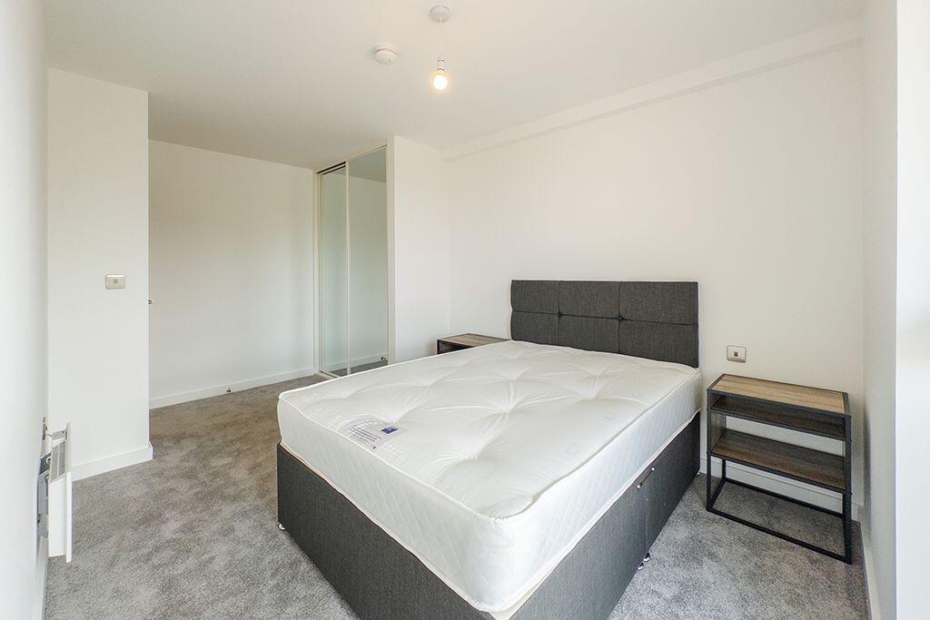 Flat Palmerston Road in Greater London