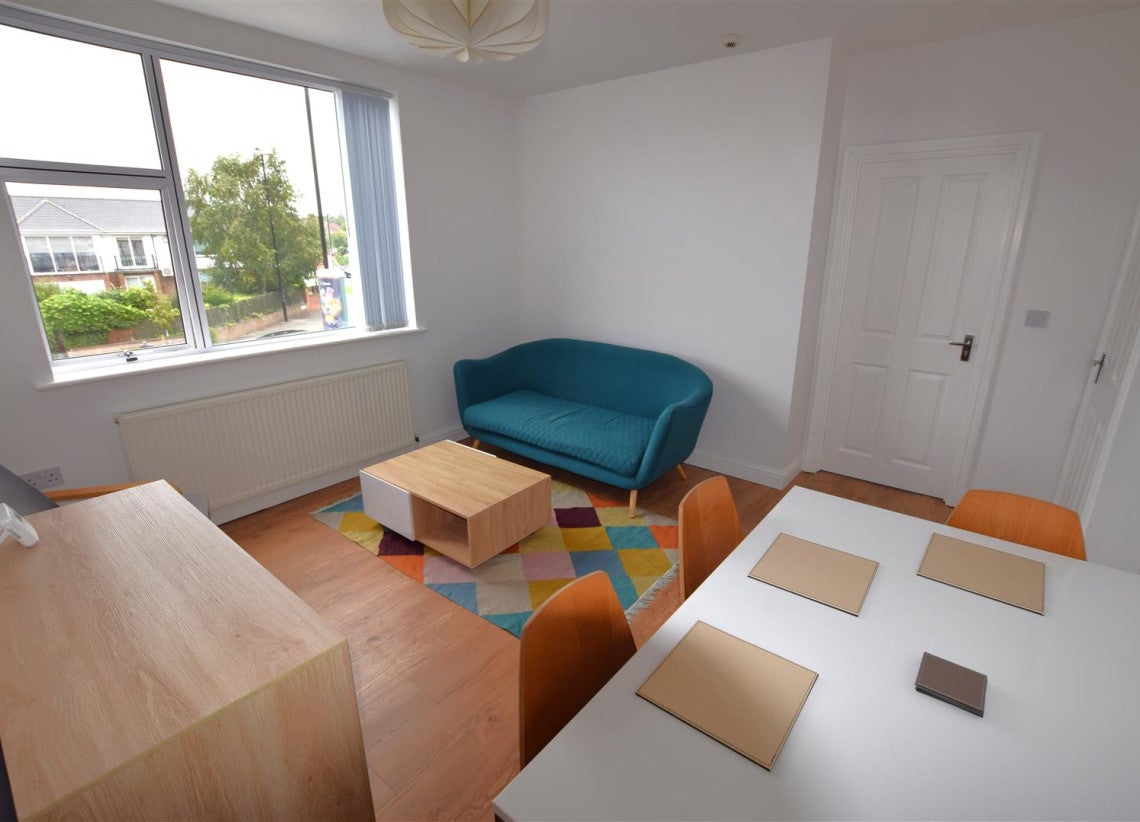 Flat Quinton Parade in Coventry