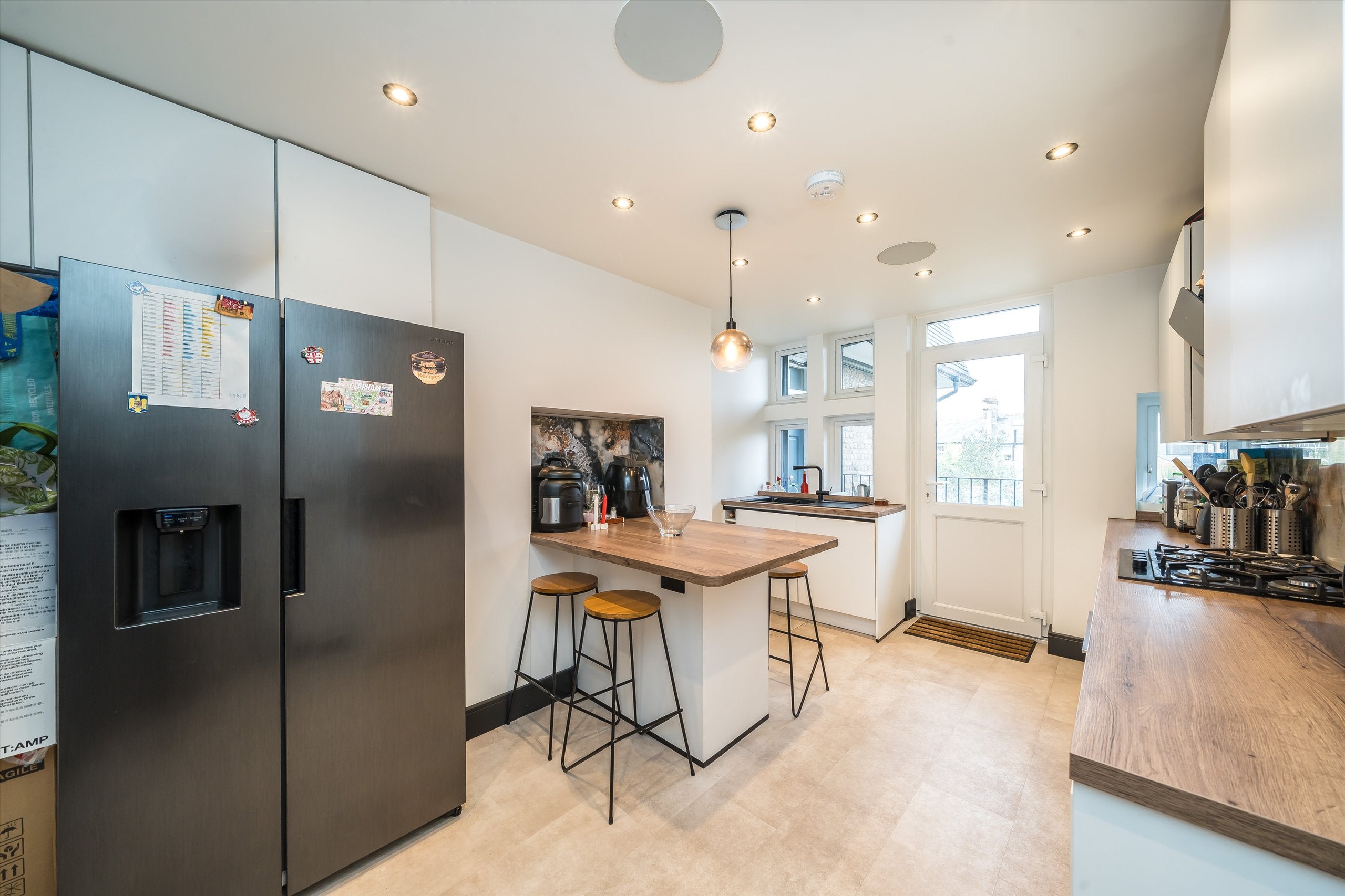 Flat Hazelbourne Road in Greater London