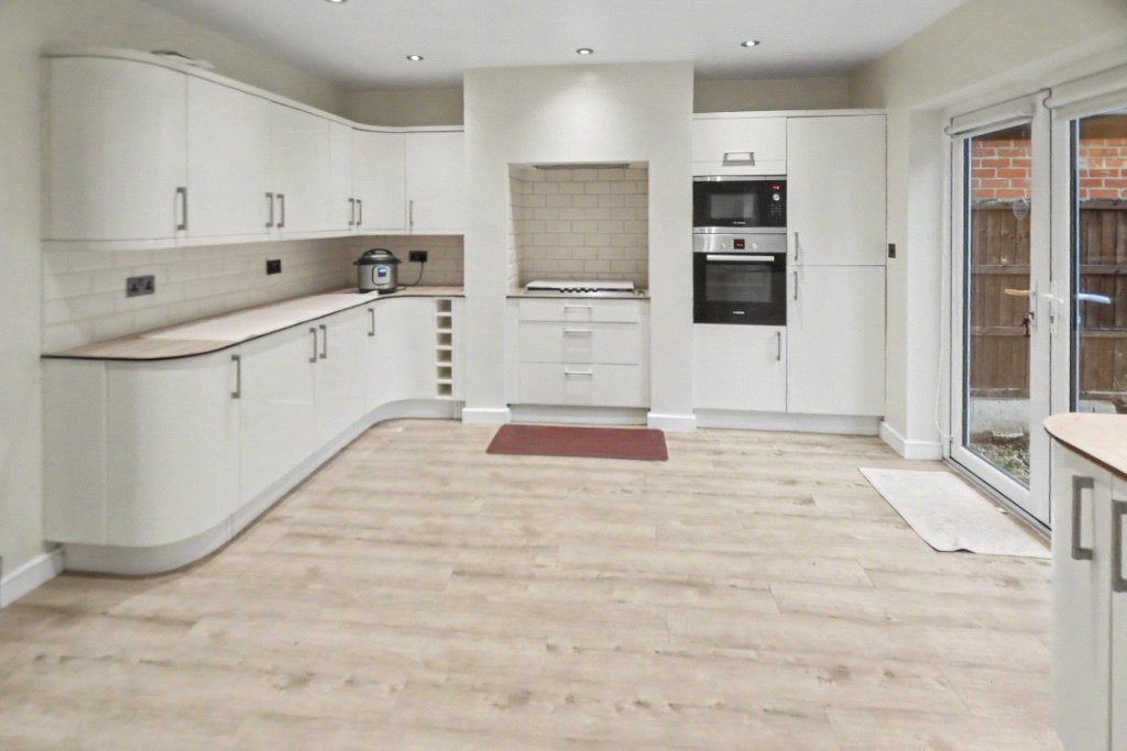 Flat Stanningley Road in Leeds