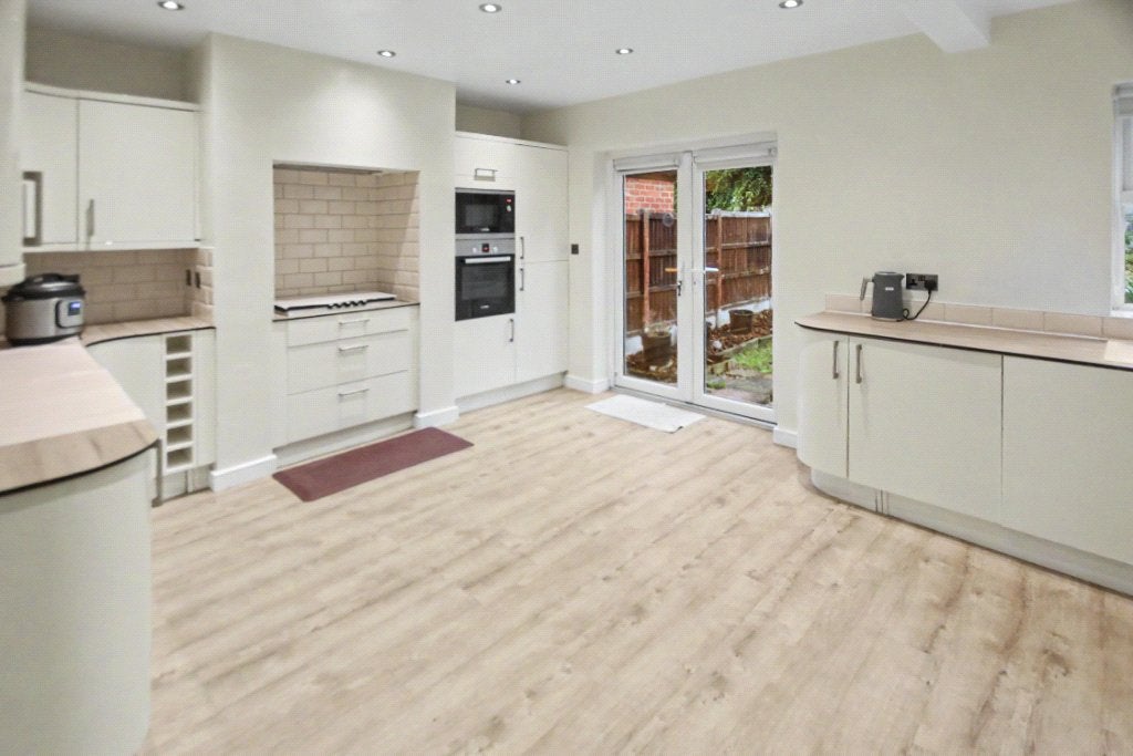 Flat Stanningley Road in Leeds