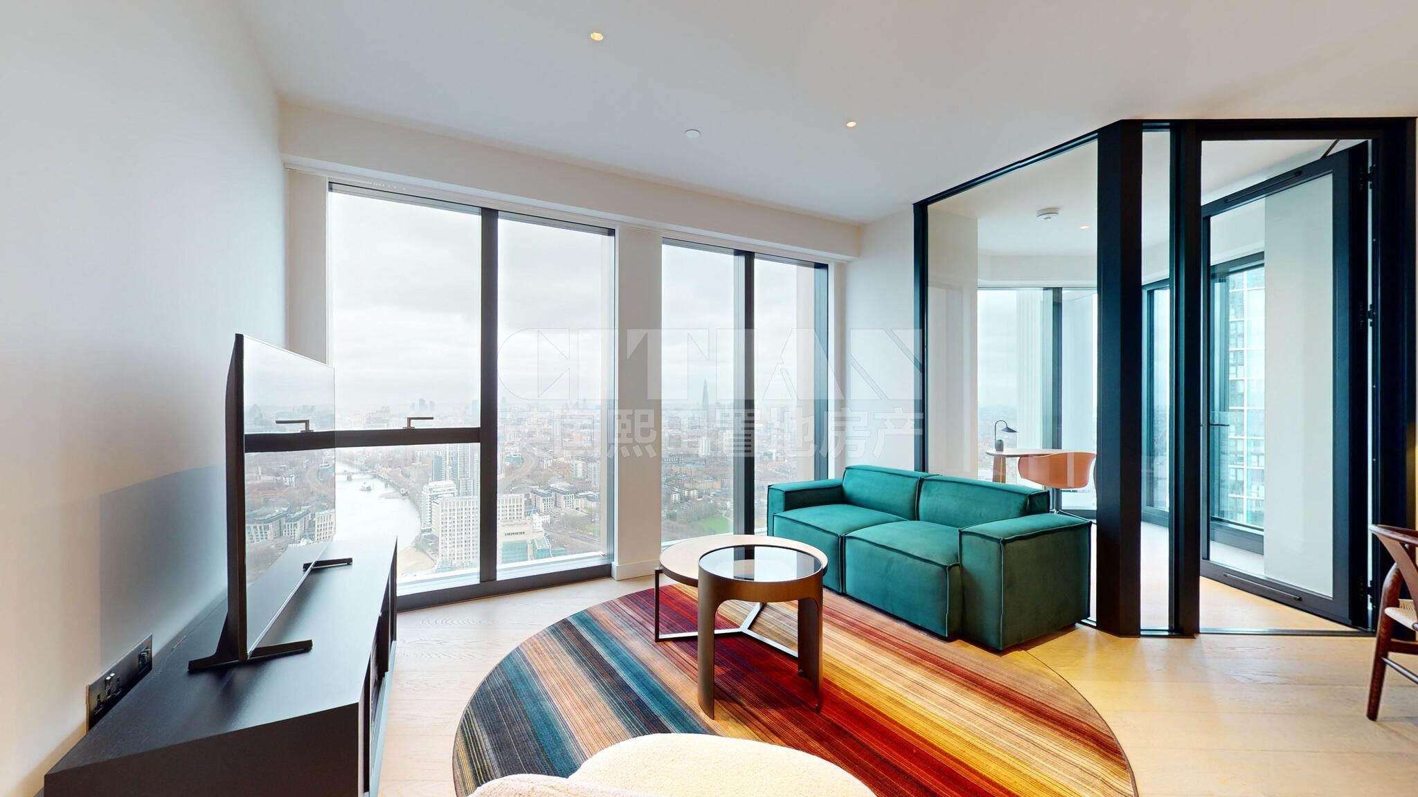 Flat Nine Elms Lane in Greater London