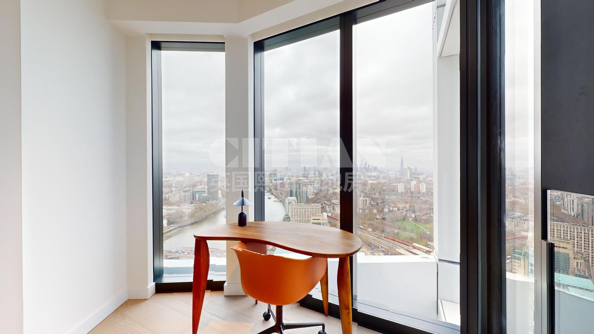 Flat Nine Elms Lane in Greater London